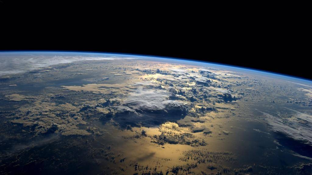 Amanecer desde el Espacio   